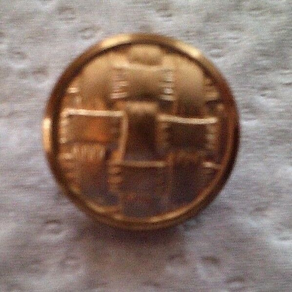 Vintage Women's Woven design gold color metal 1/2 inch unmaked round button