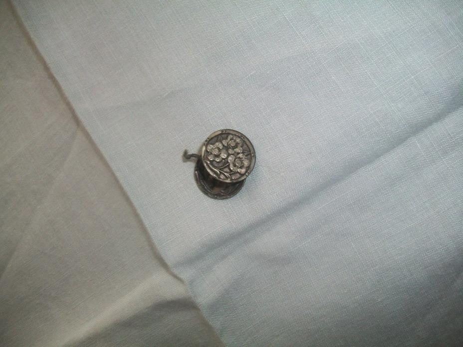 Antique Pair Victorian Metal Buttons (2) - 1/2