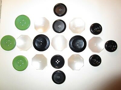 Lot of 19 LARGE Buttons - Biggest buttons measure 2