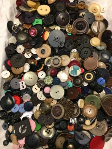 14 Lb LOT VINTAGE AND MODERN BUTTONS UNSEARCHED SEWING CRAFTS COLLECTING