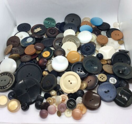 Vintage Buttons Assorted Colors Mainly Plastics 225