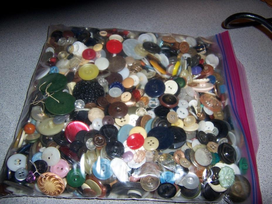 4 POUNDS OF ASSORTED MIXED  SEW ON BUTTONS LOT FOR YOUR CRAFT PROJECT OR NEED