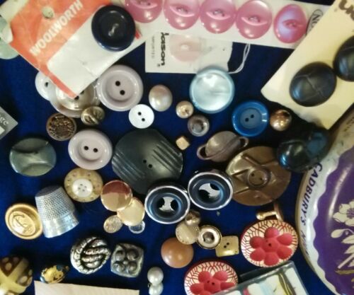 VintageTin of Buttons