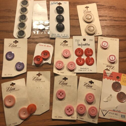 Lot of Vintage Buttons on Cards; Le Chic Le Bettie Washington Pearl Nu Glo (02
