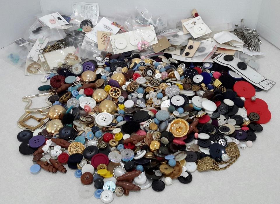 Buttons Lot 4 lbs