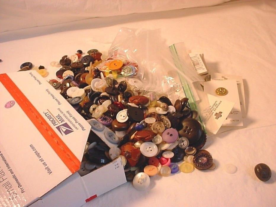 Vtg Buttons Mixed Lot Box Full Glass Fancy Plastic Some on Cards O733