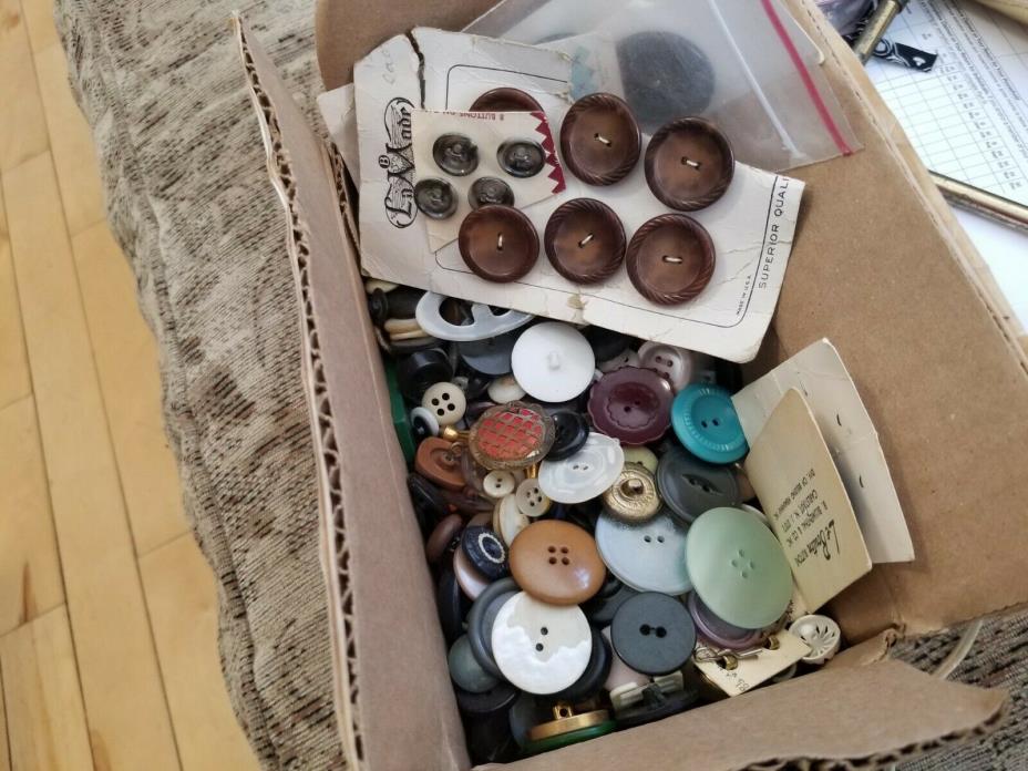 Estate LOT  VTG ANTIQUE LOT COLLECTIBLE Buttons 3.6 pounds unsorted lot