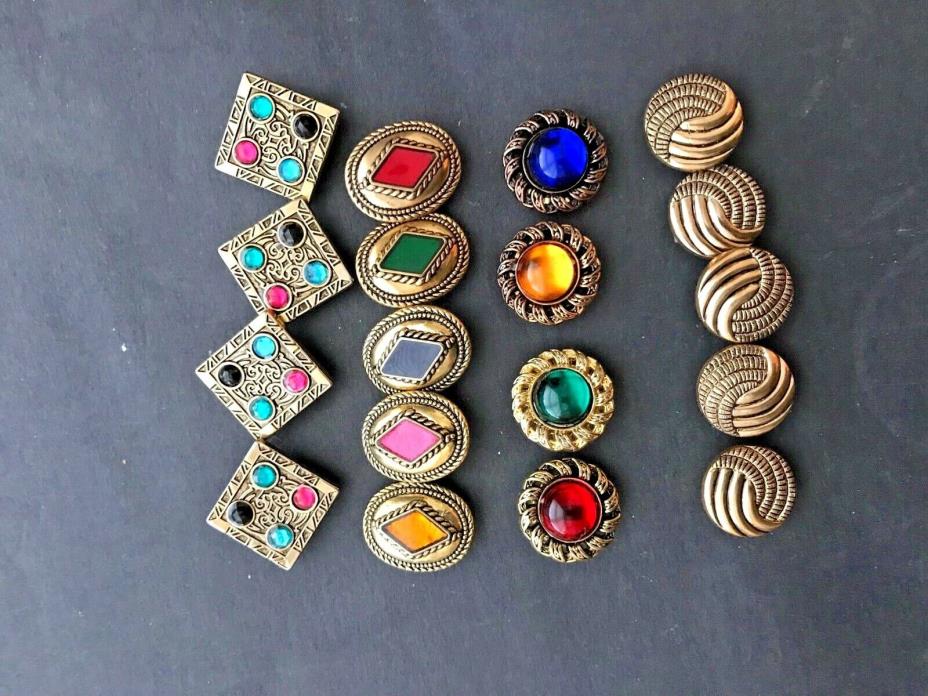 Metal button covers 18 gold coloured metal stones