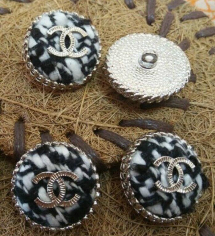 Metal and Fabric Chanel Buttons Replacement