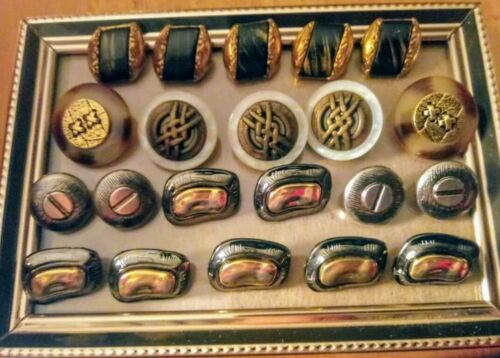 Vintage Lot Of 1940s Buttons In Five Matching Styles