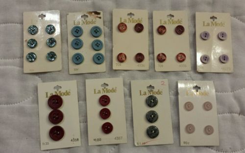 9 cards of Vintage La Mode Buttons - NOS