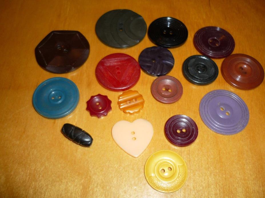 LOT 17 VINTAGE BAKELITE BUTTONS 9 N.T.) - ALL COLORS, DESIGNS AND SIZES - # 2689