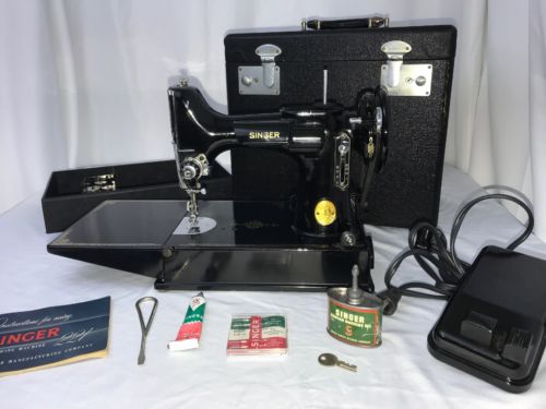 NEAR MINT Vtg 1948 Singer Featherweight 221 Sewing Machine for Quilters Portable