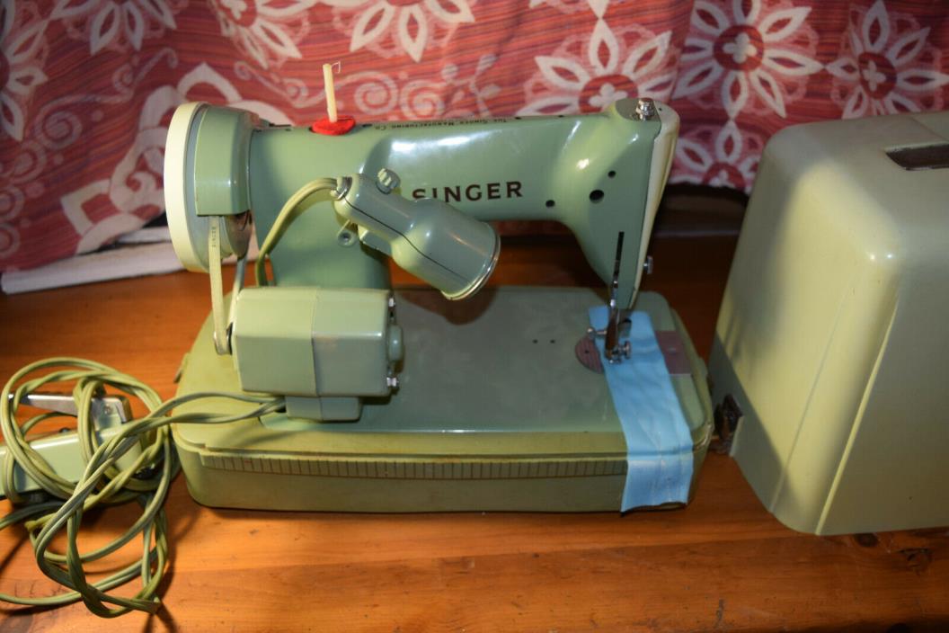 Vintage Singer #185K Sewing Machine Original w Case     LOCAL PICKUP ONLY