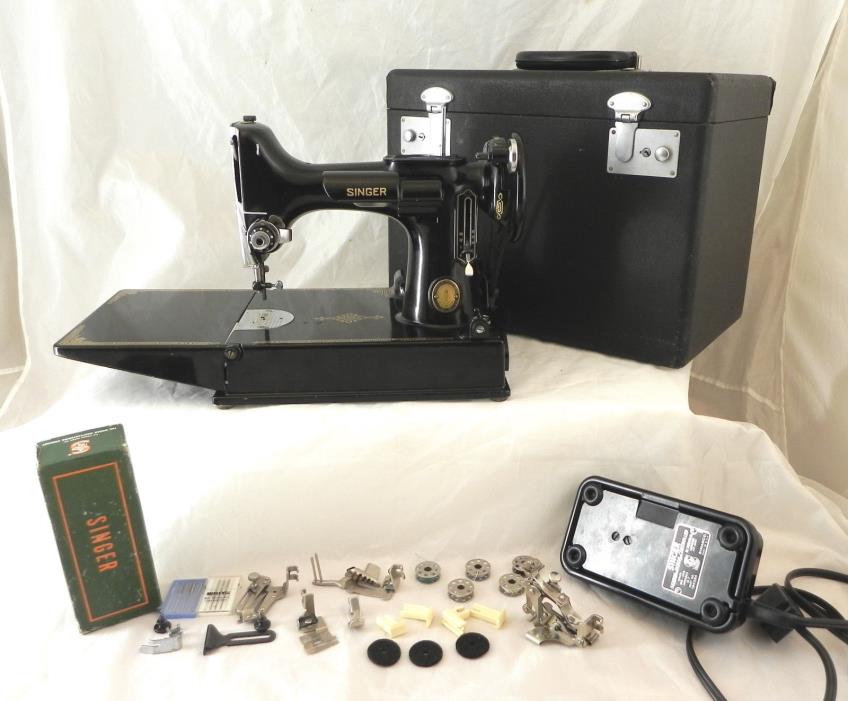 1951 SINGER Featherweight Rare Centennial Working SEWING MACHINE 221 with case