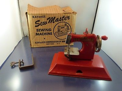 KayanEE Sew Master Sewing Machine Made in US Zone Berlin Germany w box & clamp