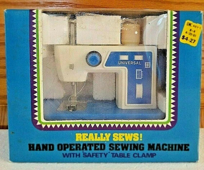 Vintage 1960s Universal Kresge Childs Toy Crank Sewing Machine In Original Box
