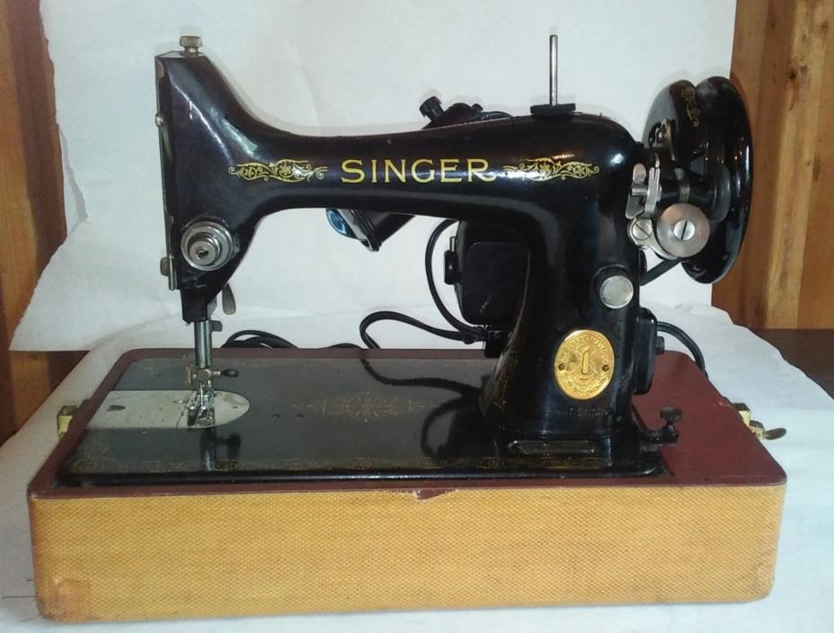 Singer 99K sewing machine_ 1954 Great Britain