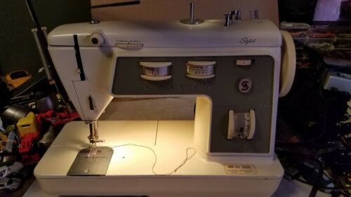 Singer Stylist Sewing Machine Zig-Zag Model 774 In Excellent Working Condition