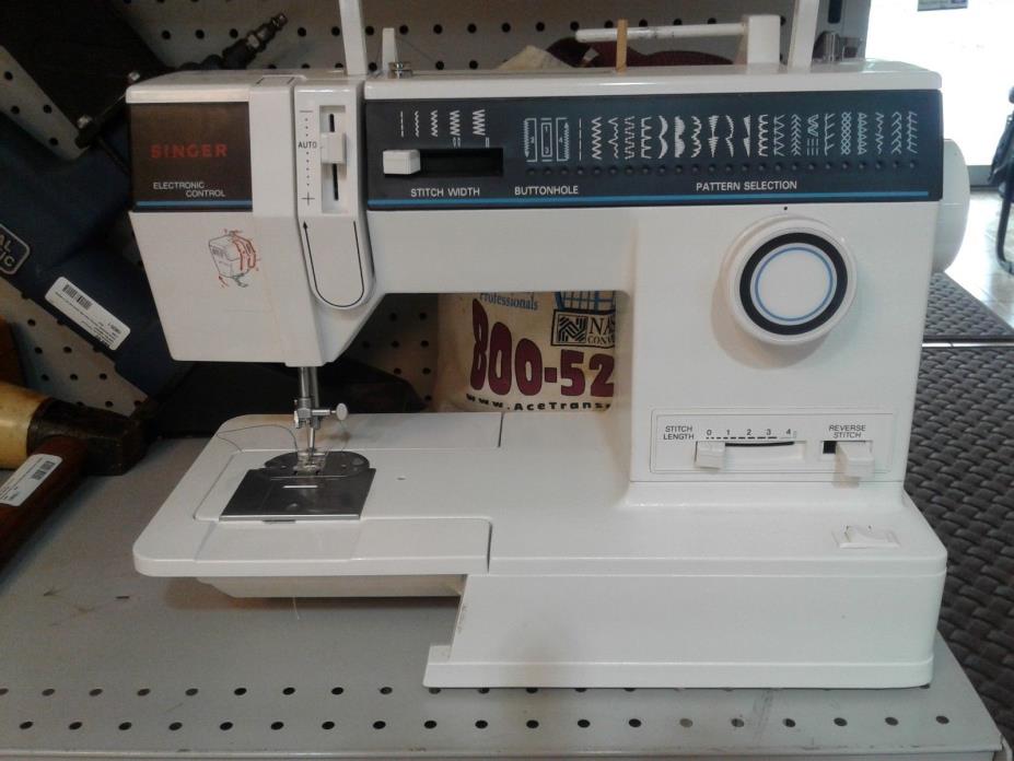 Singer Sewing Machine 4562T