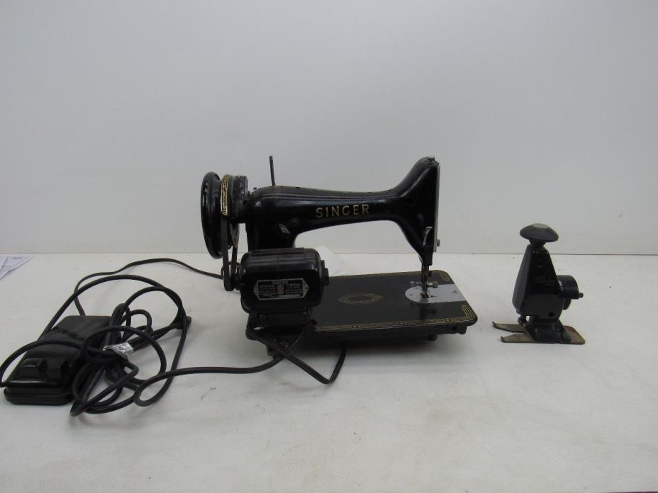 Vintage Singer Sewing Machine Model 99K