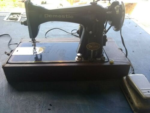 Vintage Domestic Deluxe 618-2322 Sewing Machine