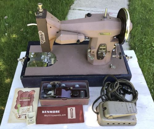VINTAGE1957 KENMORE SEARS ROEBUCK ROTARY SEWING MACHINE W / ATTACHMENT/ CASE