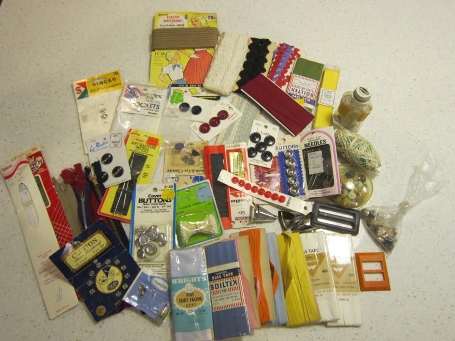 Mixed Lot of Vintage Old Sewing Notions ~Buttons, Zippers, Bias Tape
