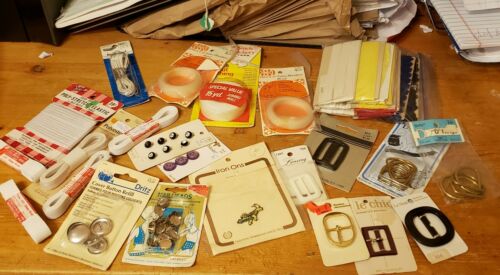 BIG LOT OF MANY VINTAGE SEWING NOTIONS