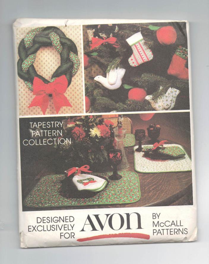 Uncut McCall's Pattern, Christmas Decorations, Wreath, Placemats, Circa 1980's