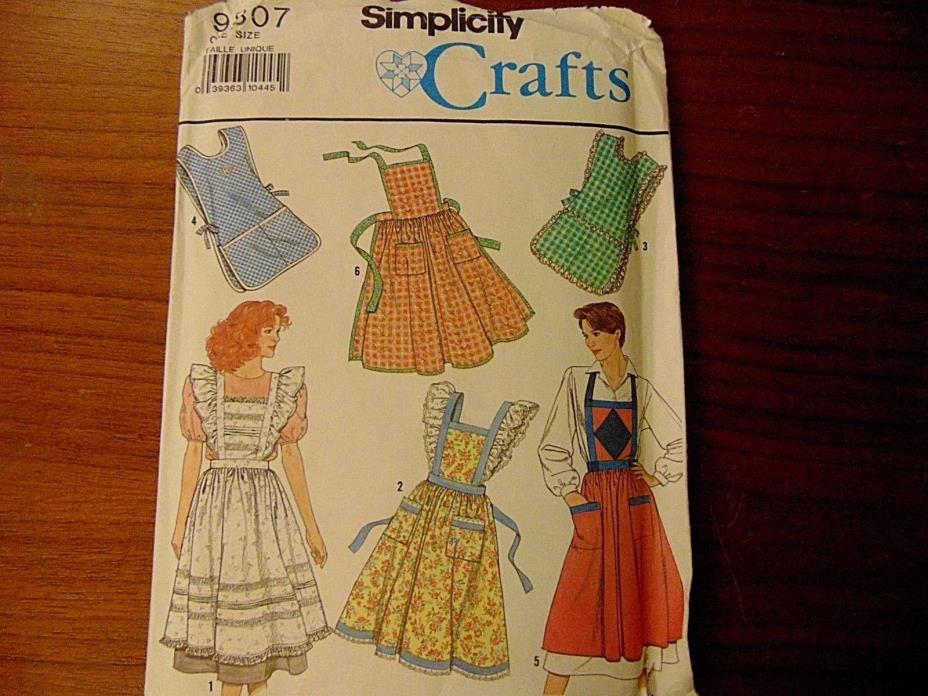 UNCUT Simplicity Crafts Sewing Pattern ~ #9807 Misses COBBLER & BIB APRONS