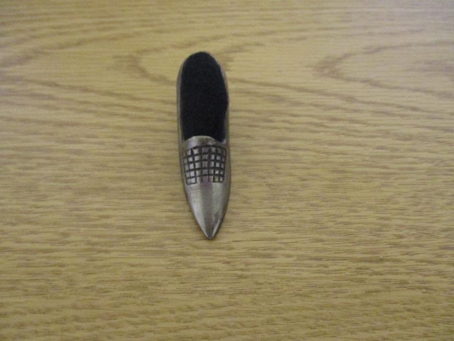 VINTAGE MADE IN INDIA METAL SHOE PIN HOLDER/ CUSHION