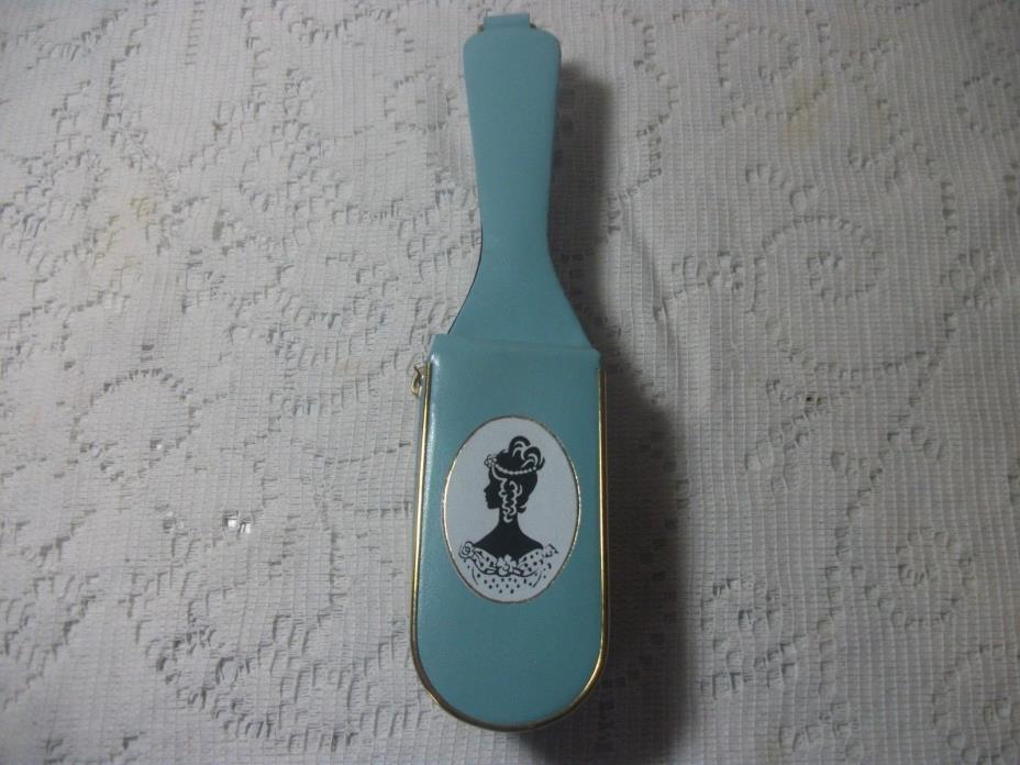Vintage hairbrush sewing travel kit - Cute !