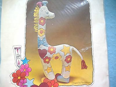 VINTAGE VOGART SEWING KIT-GIRAFFE-CRAFTY CRITTER-PAINTING-QUILTING-STUFFING