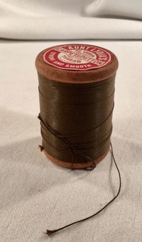 Vintage Aunt Lydia’s Carpet & Button 75 Yard Thread Brown Big Wooden Spool 2.5”