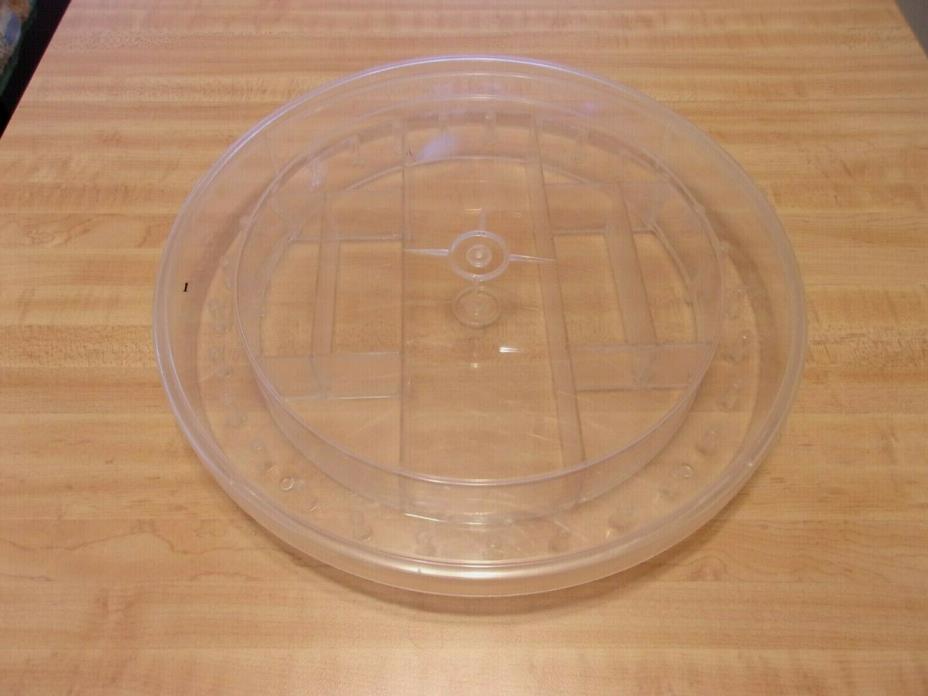 VINTAGE ROUND SEWING CADDY CLEAR PLASTIC HOLDS 29 THREAD BOBBINS & NOTIONS (#1)