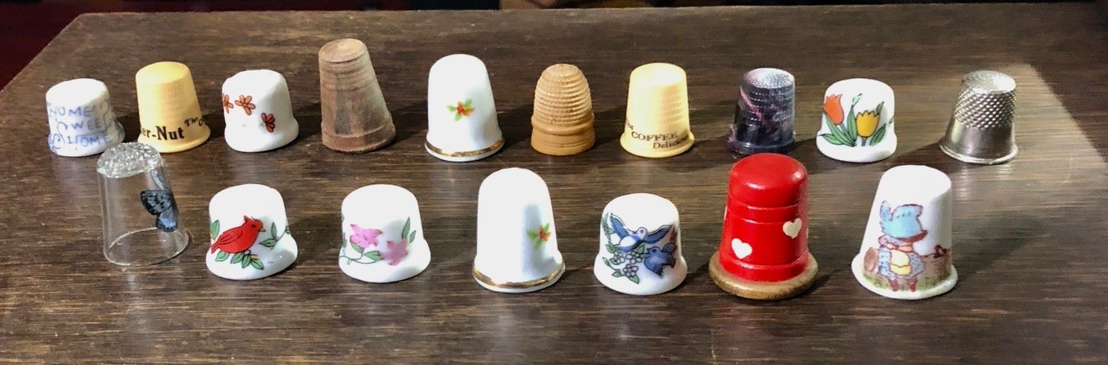 VINTAGE THIMBLE COLLECTION LOT OF 17 ANTIQUE THIMBLES PORCELAIN WOOD METAL