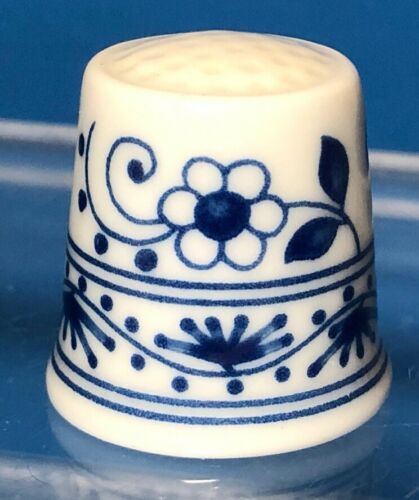 Vintage Thimble White Blue Onion Porcelain Hutschenreuther Germany