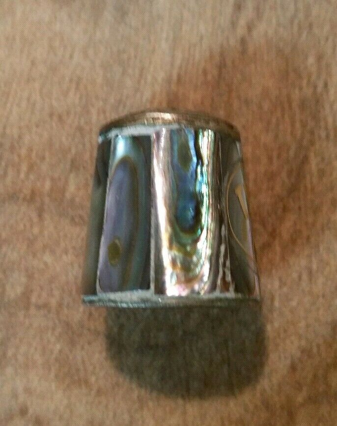 Collectible Tijuana Mexico Silver Tone Mother of Pearl Inlay Thimble