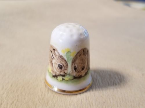 Oakley Fine Bone China Thimble Bunny Rabbits Made In England
