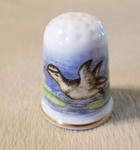 Oakley Fine Bone China Thimble Baby Water Bird Made In England