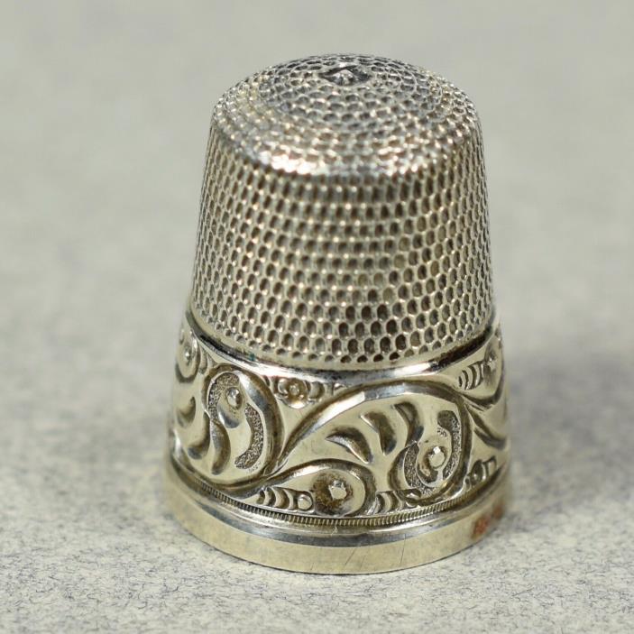 Vintage Etched Sterling Silver Star 9 Thimble  -- 1002
