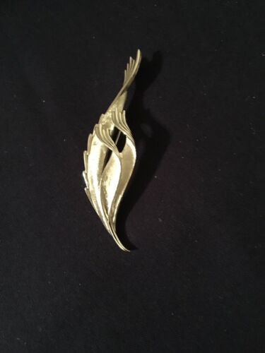 Trifari Silver Tone Leaf Pin Brooch signed