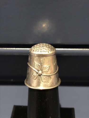 Vintage Beautiful Sterling Silver Thimble With A Flower Vine Design