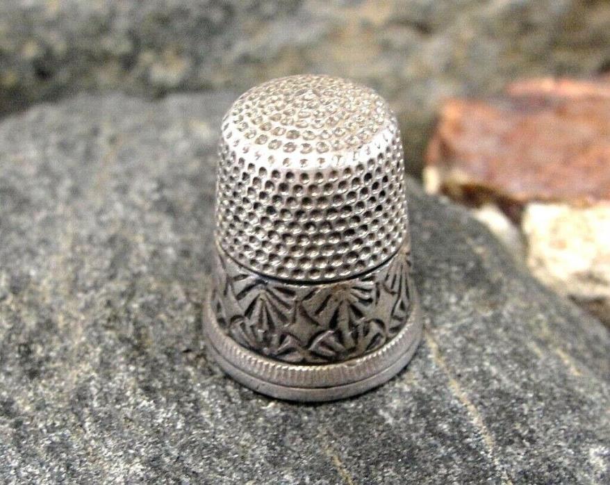 Antique Sterling Silver Decorative Design Sewing Thimble