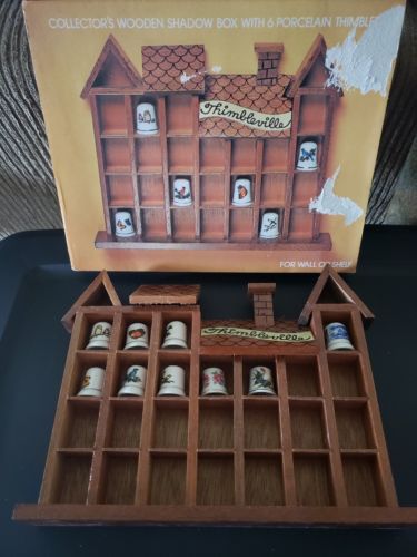 79 Enesco Thimbleville Thimble Holder Vintage Wooden Trinket Display Wall Hangin