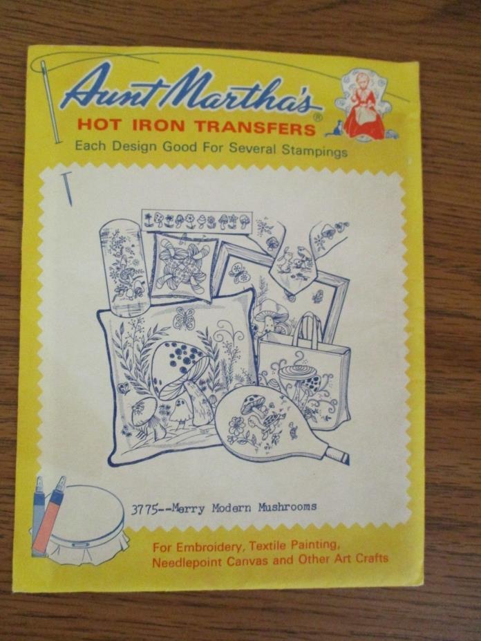 Aunt Martha's Transfer Pattern for Embroidery/Painting-Merry Mushrooms-Sealed Pk