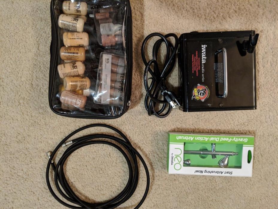 Iwata Is35 Studio Series Ninja Jet Air Compressor, Airbrush, Cable, Makeup, Case