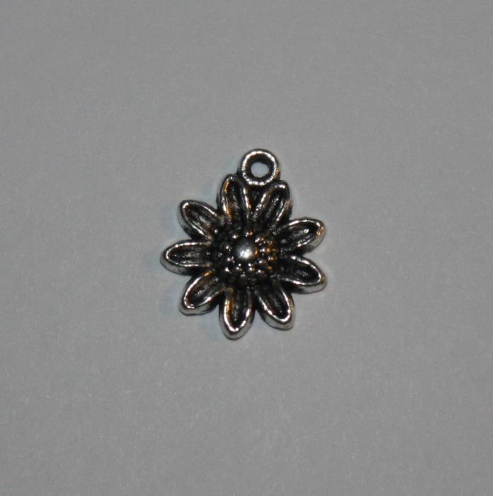 (36) SILVER FLOWER CHARMS