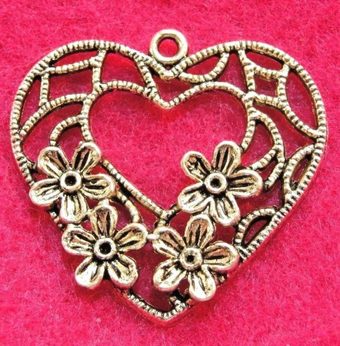 25Pcs. WHOLESALE Tibetan Silver Lg. HEART w/ Flowers Charms Pendants Q1165